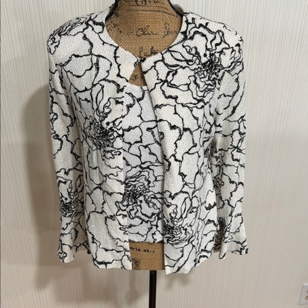 Xscape Black and White Floral Jacket With Matching Tank